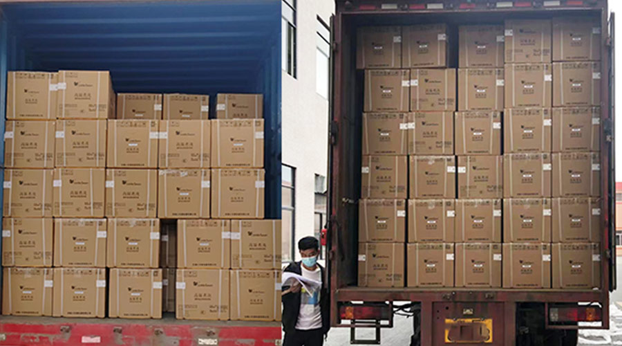 集裝箱裝柜進行時！金環(huán)電器客戶迷你洗衣機順利發(fā)貨！