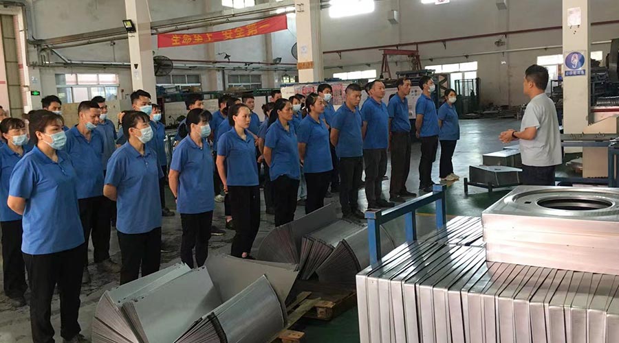 五一放假在即！金環(huán)電器沖壓車間開展早會強(qiáng)調(diào)工作效率