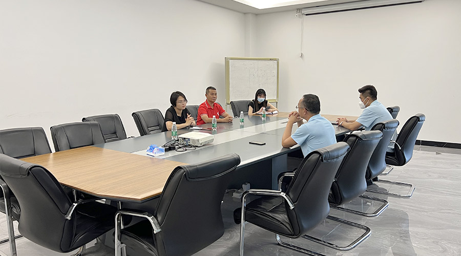 排憂難 提信心！鶴城鎮(zhèn)書記蒞臨金環(huán)電器開展暖企活動